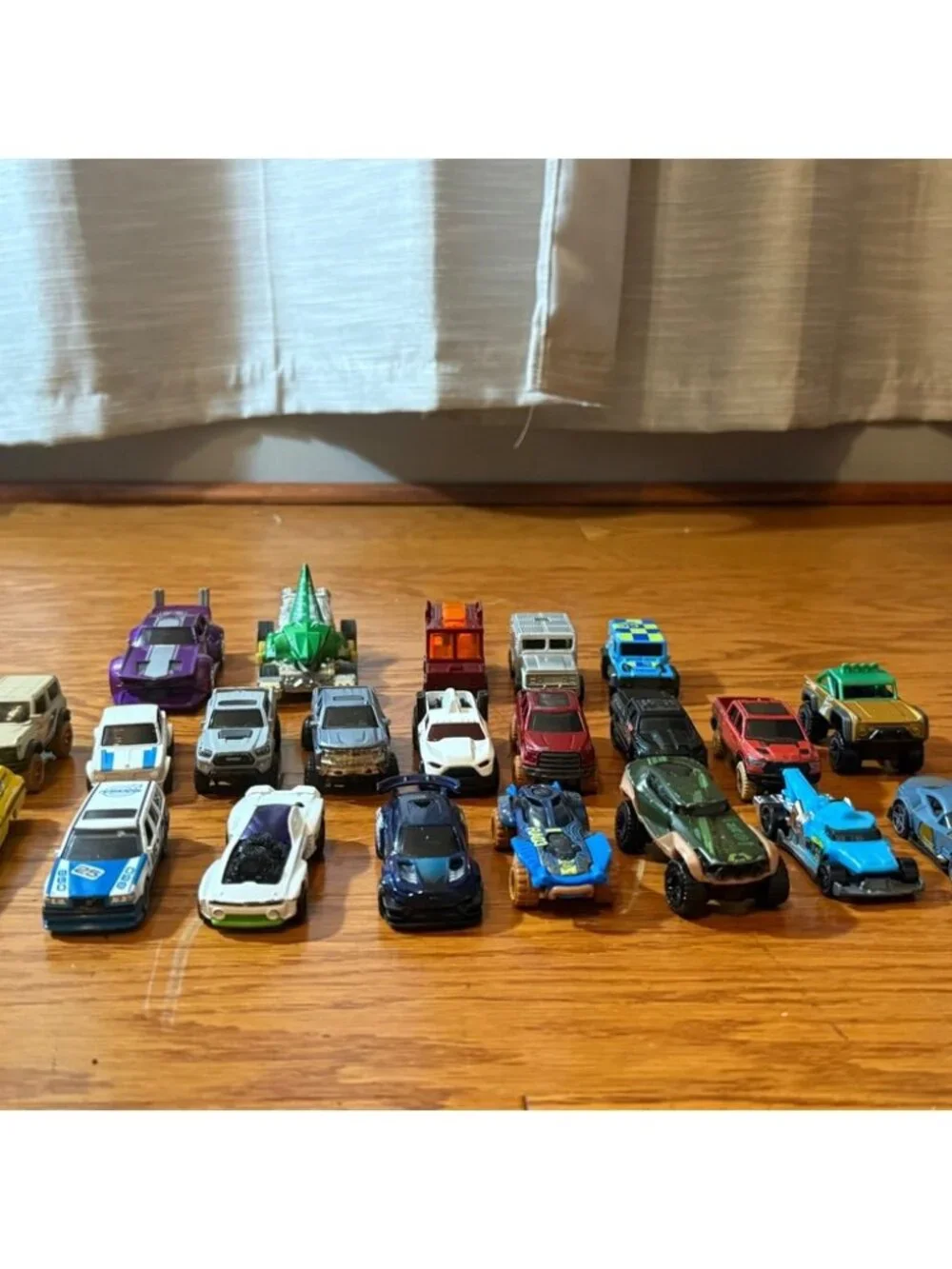 Lot of Vintage DieCast Card Including 22 Hotwheels, Excellent Condition